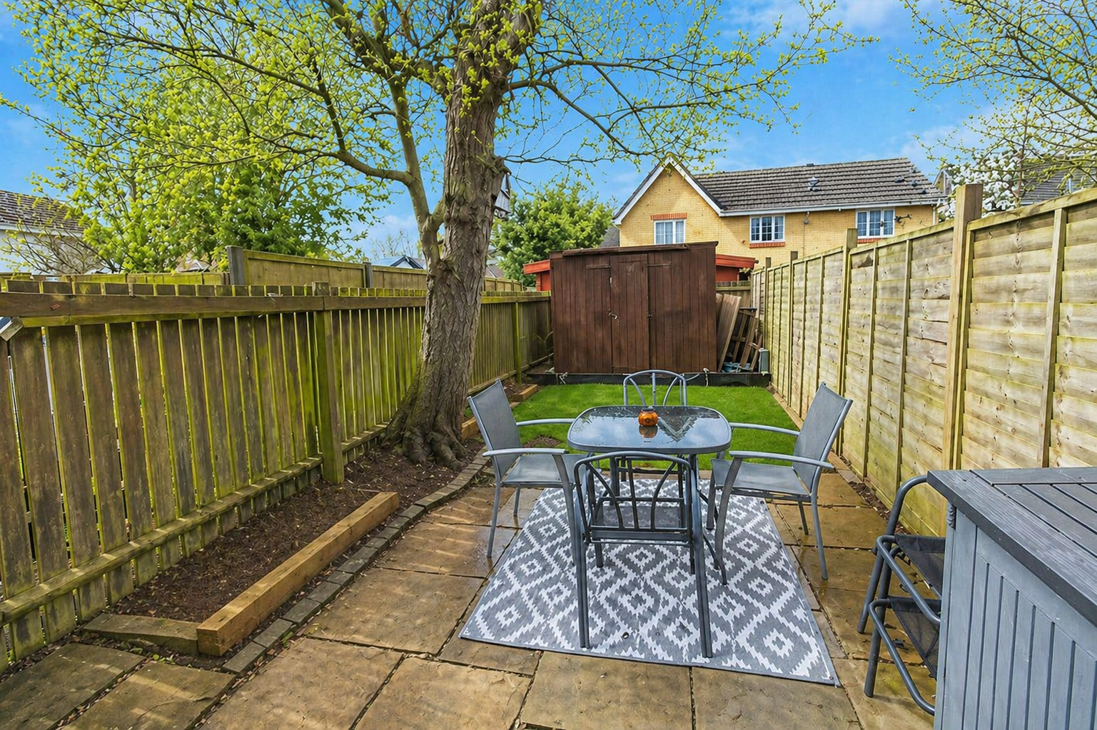 End Of Terrace House in Newport Pagnell