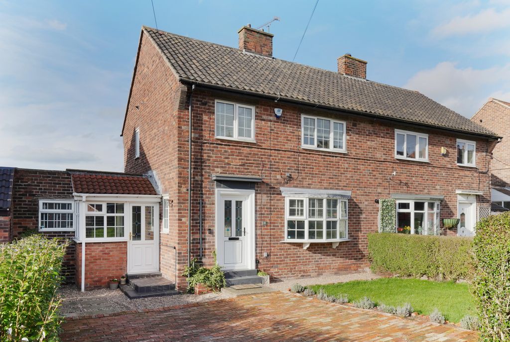 Semi Detached House in Rotherham