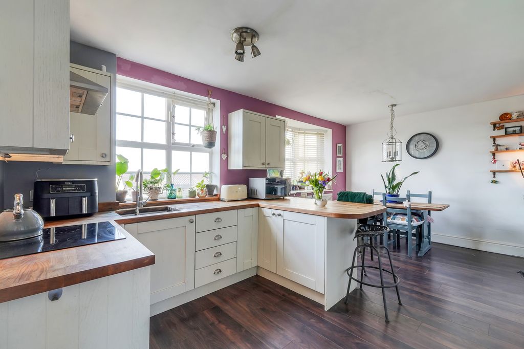 Semi Detached House in Rotherham