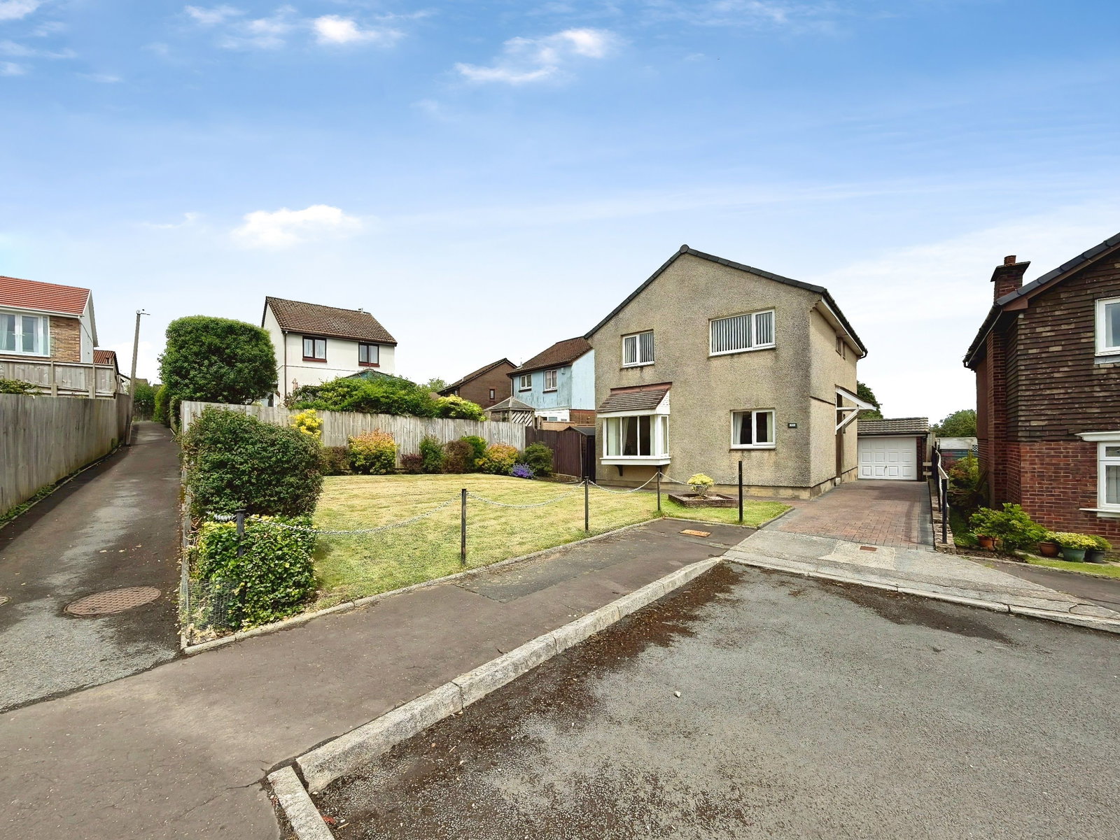 Detached House in Swansea