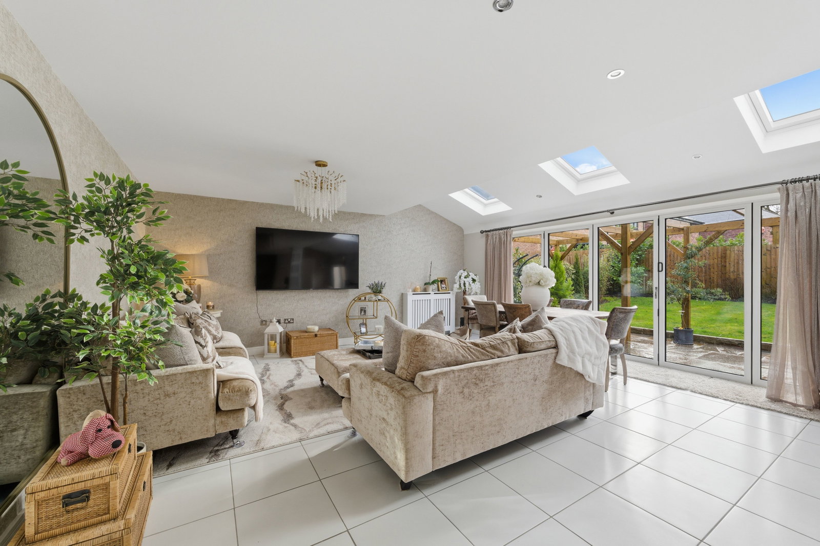 Detached House in Macclesfield