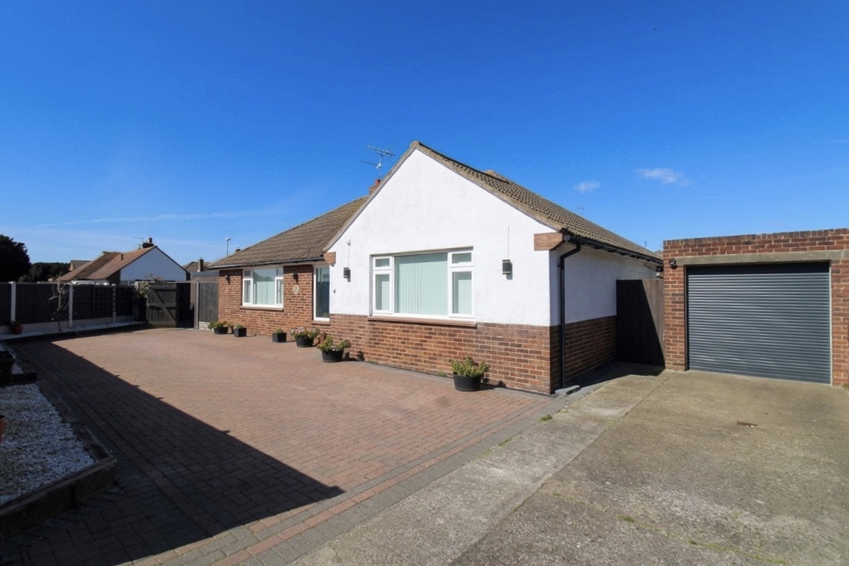 Bungalow for sale in Margate, Dent-de-Lion Road, Margate, CT9 5LG, 1346 m²