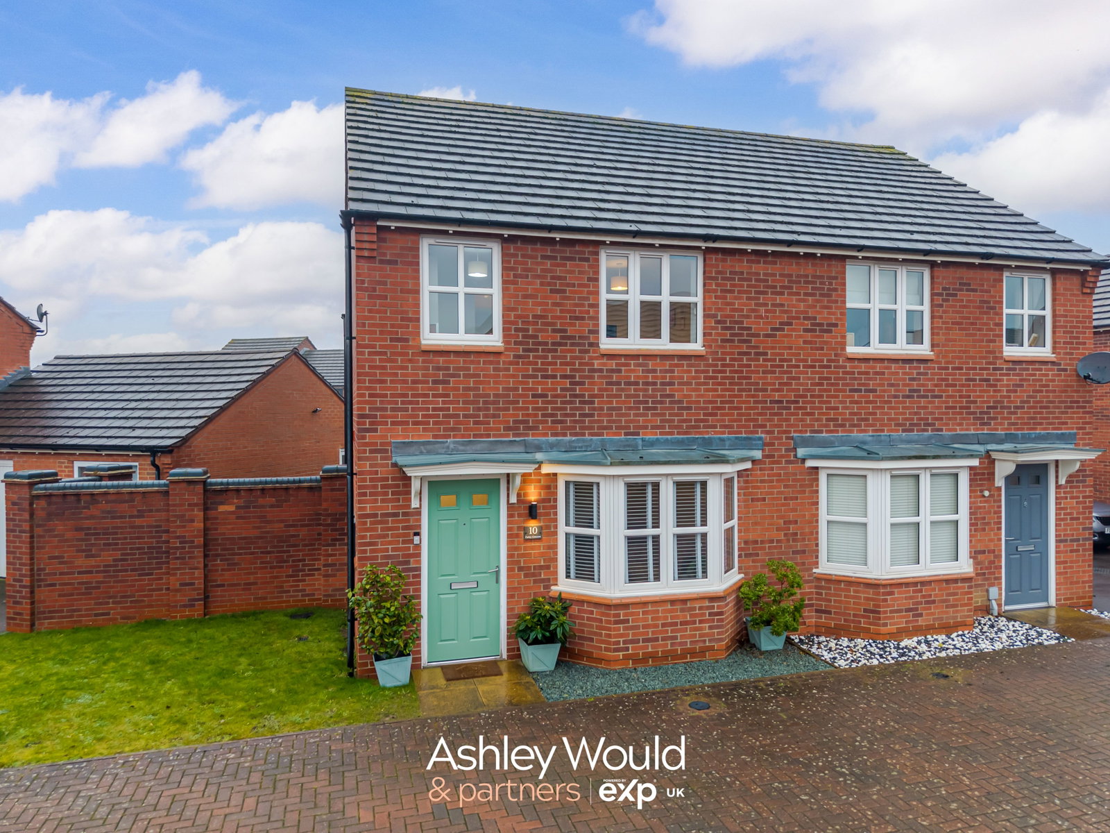 Semi Detached House in Ibstock