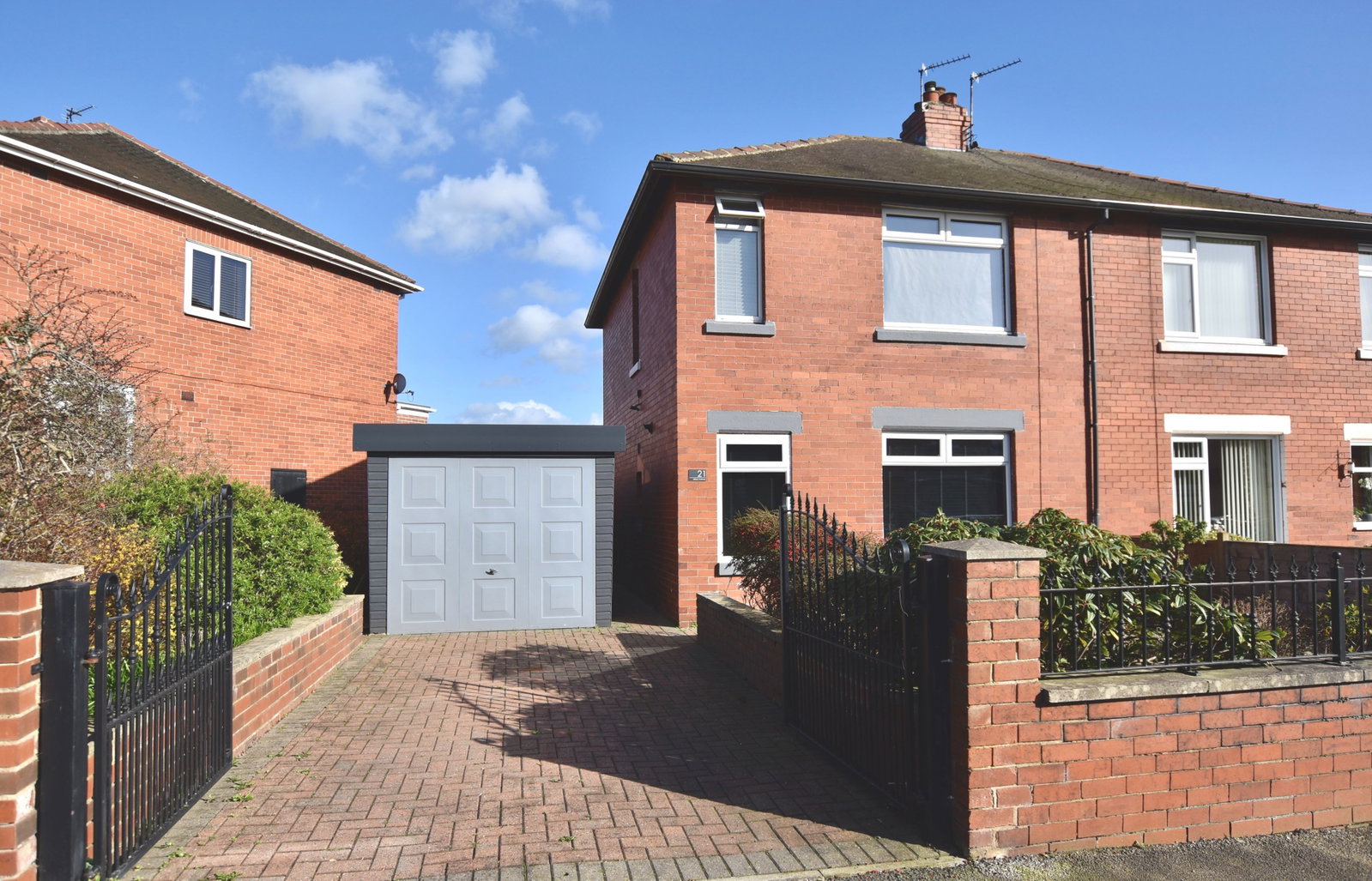 Semi Detached House in Wakefield