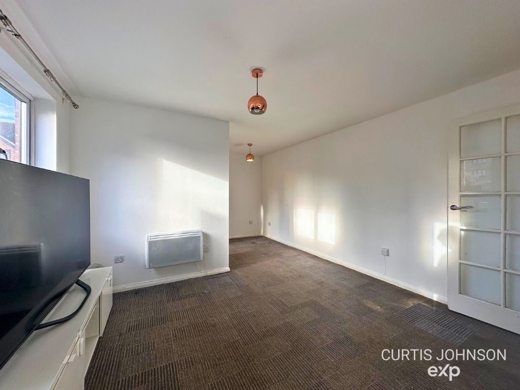 Flat in Grays
