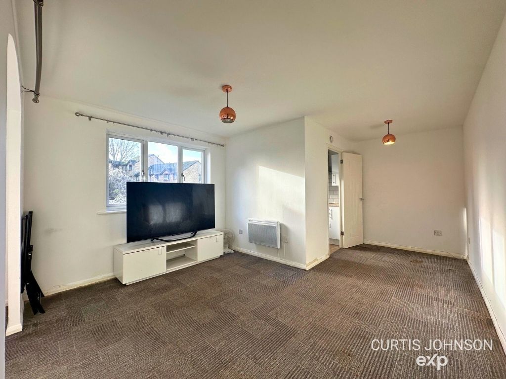 Flat in Grays