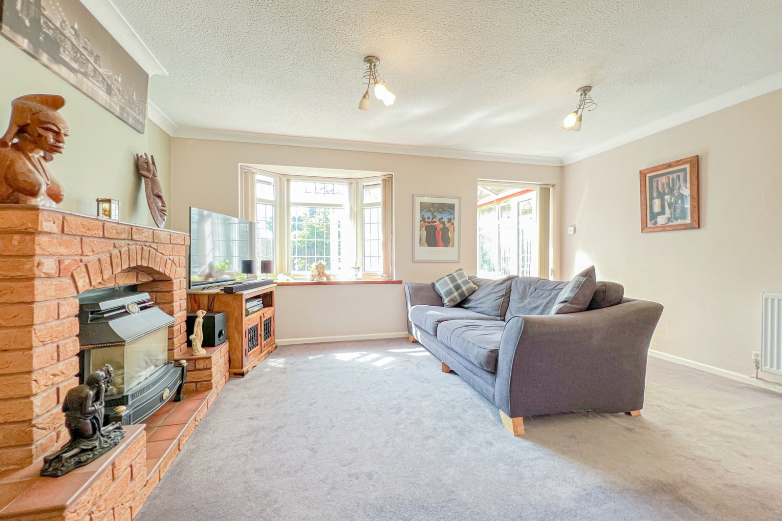 Semi Detached House in Walsall