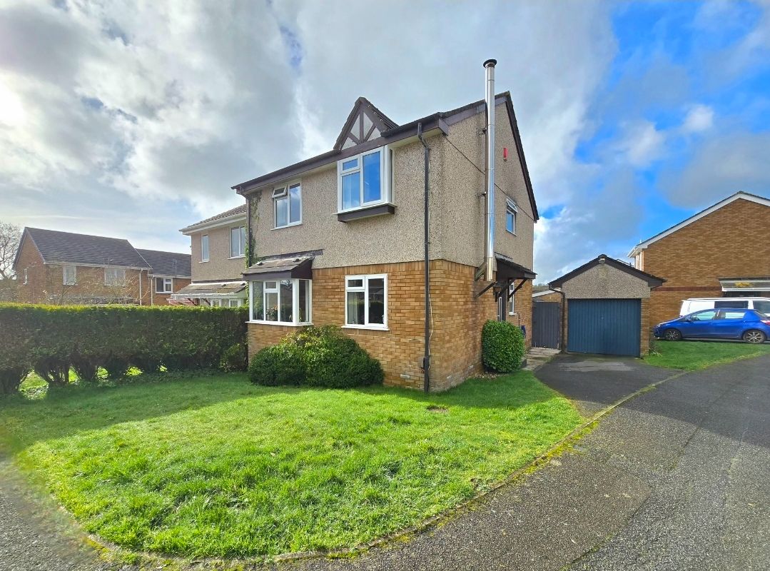 Semi Detached House in Saltash