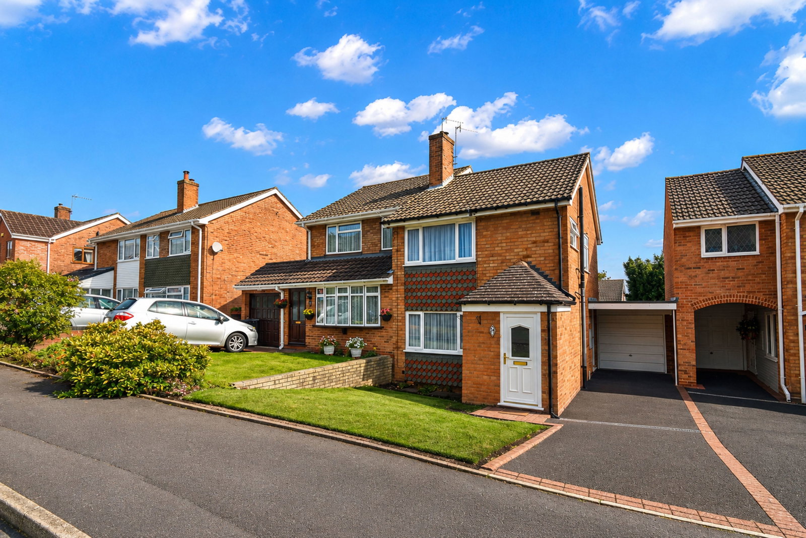 Semi Detached House for sale in Stourbridge, Woodstock Drive, Wordsley