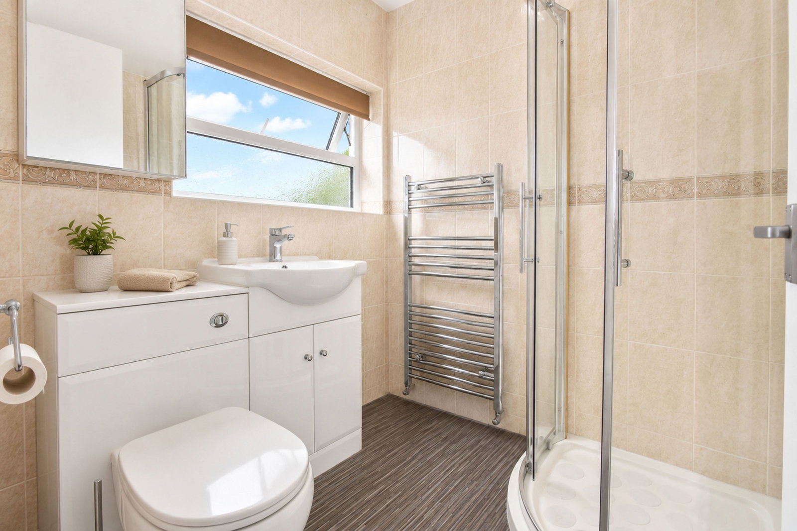 Semi Detached House for sale in Stourbridge, Woodstock Drive, Wordsley