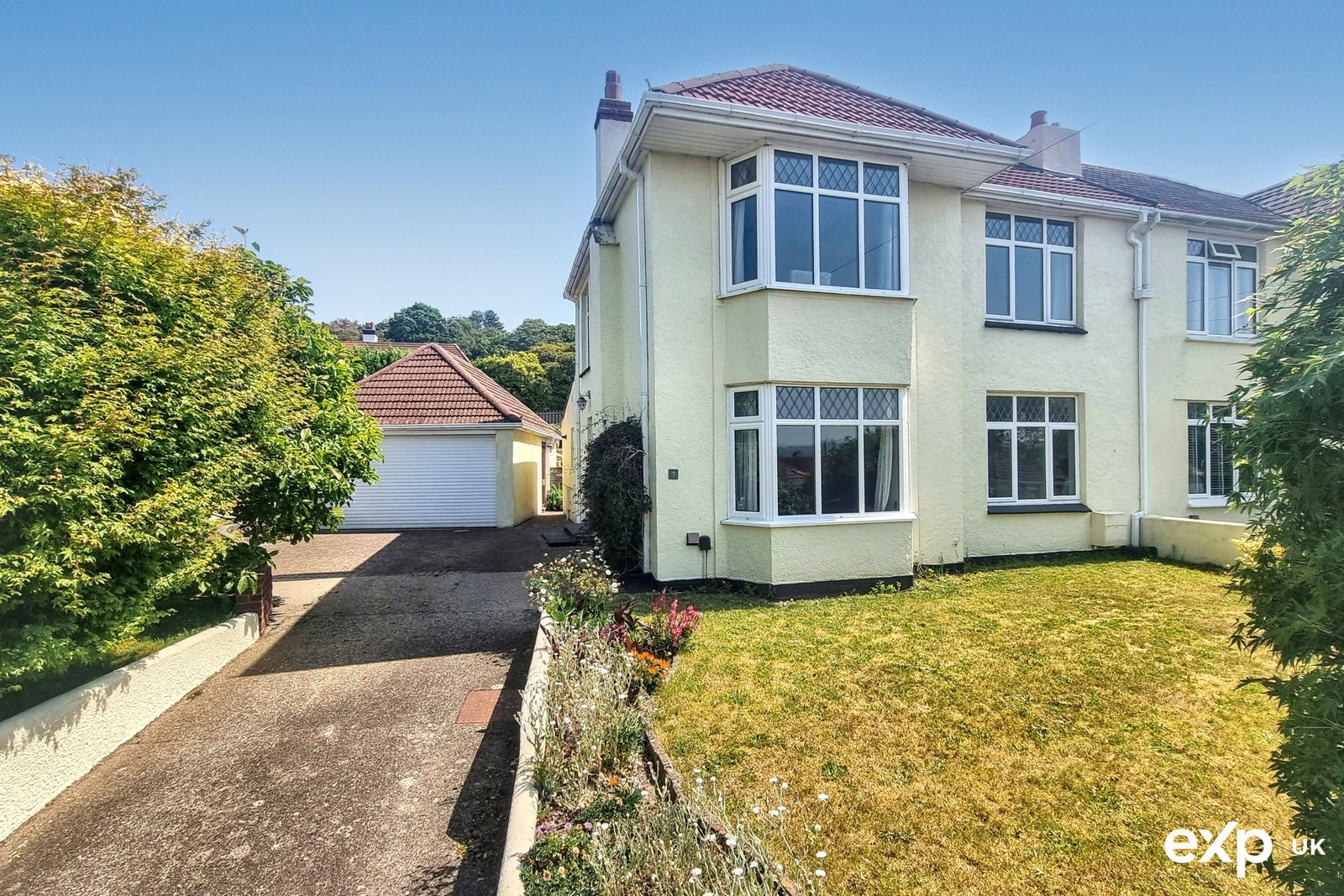 Semi Detached House in Newton Abbot