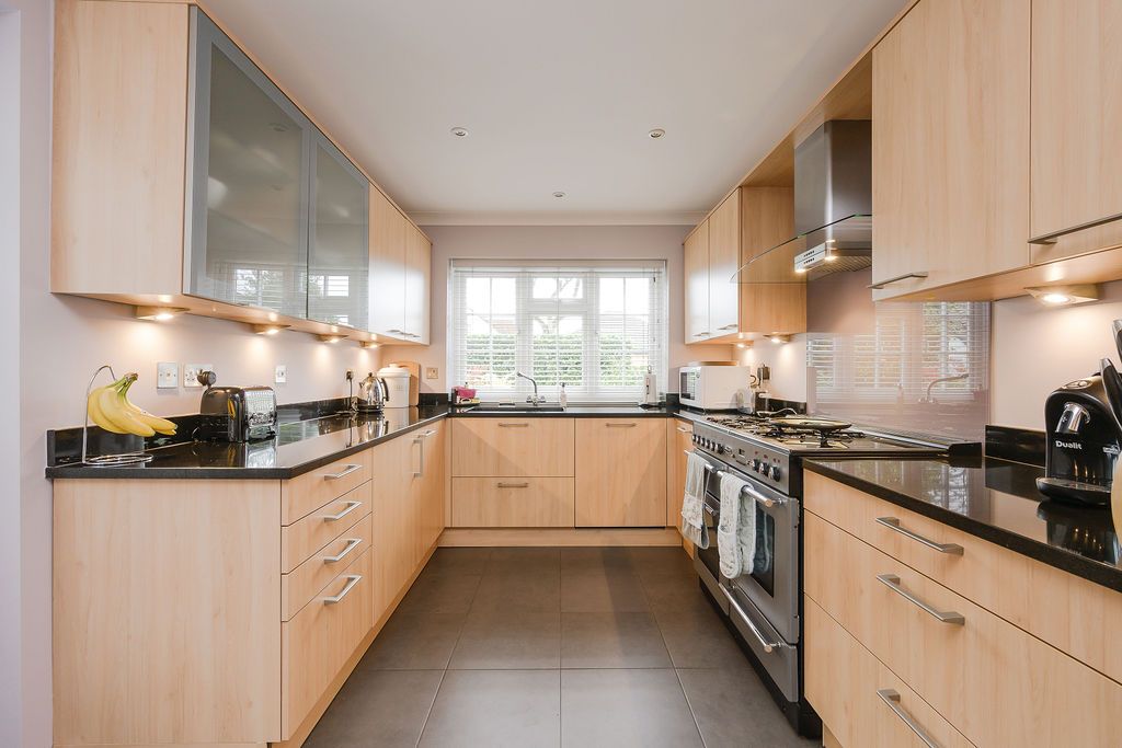 Detached House in West Molesey