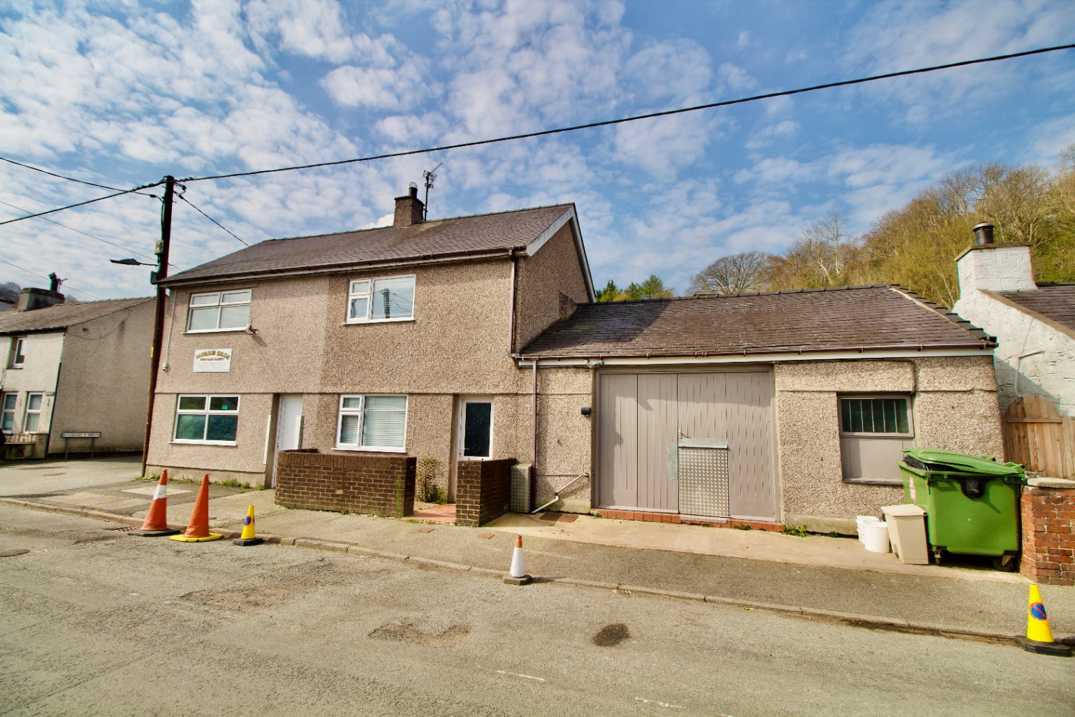 Detached House for sale in Caernarfon, Former Gors Bach Bakery and House - Cwm Y Glo