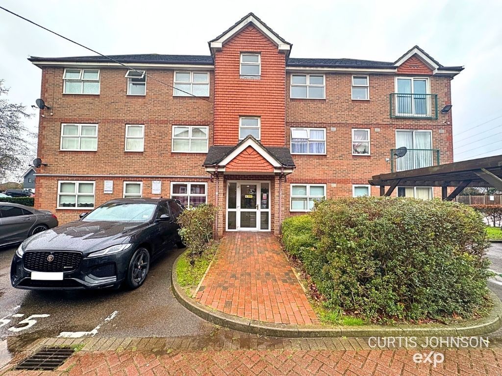 Flat in Grays