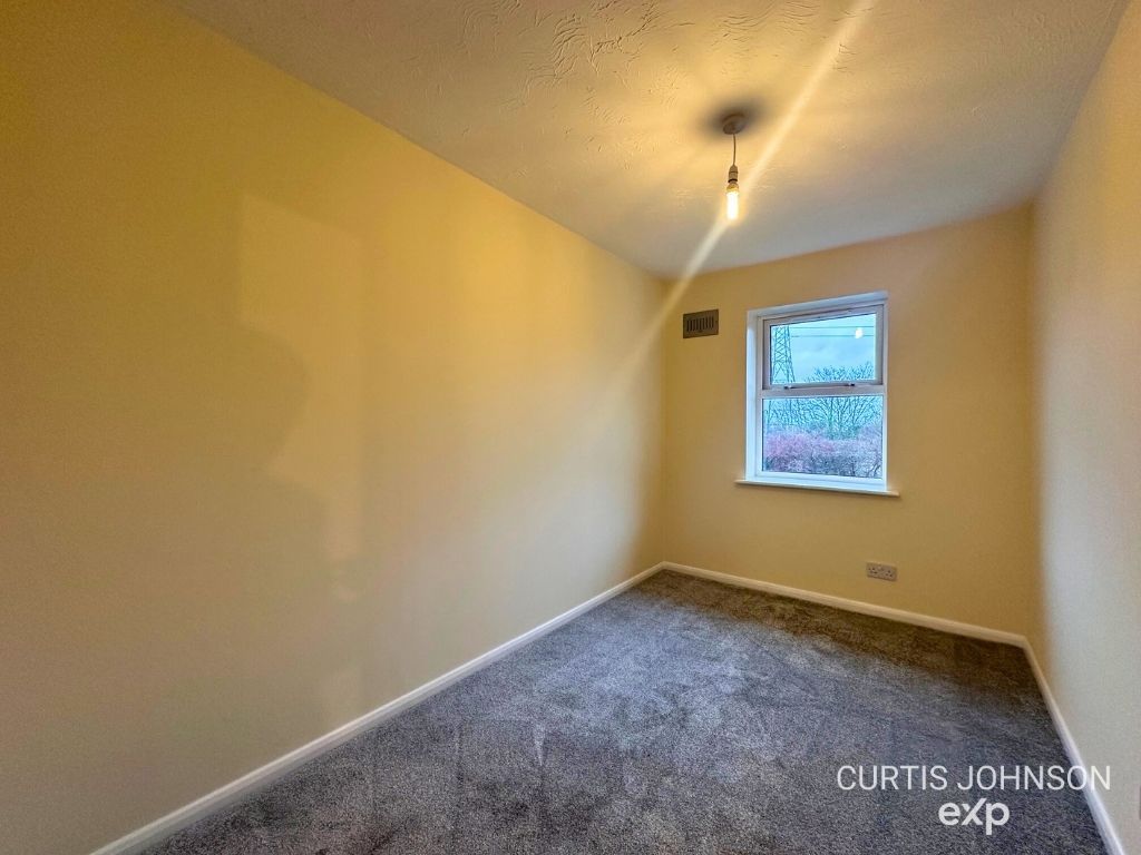 Flat in Grays