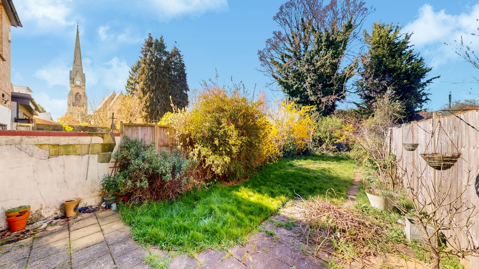 Semi Detached House in Isleworth