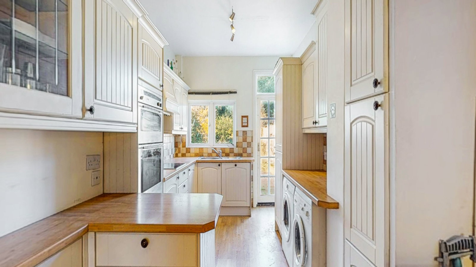 Semi Detached House in Isleworth