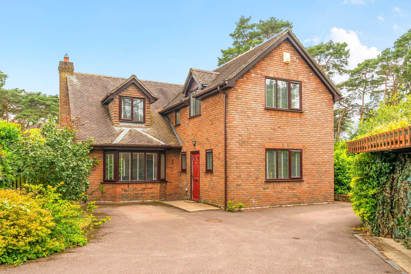 Detached House in Ringwood