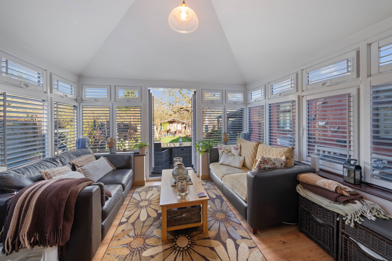 Semi Detached House for sale in Harlow, Hansells Mead, Roydon, Essex, CM19, 958 m²