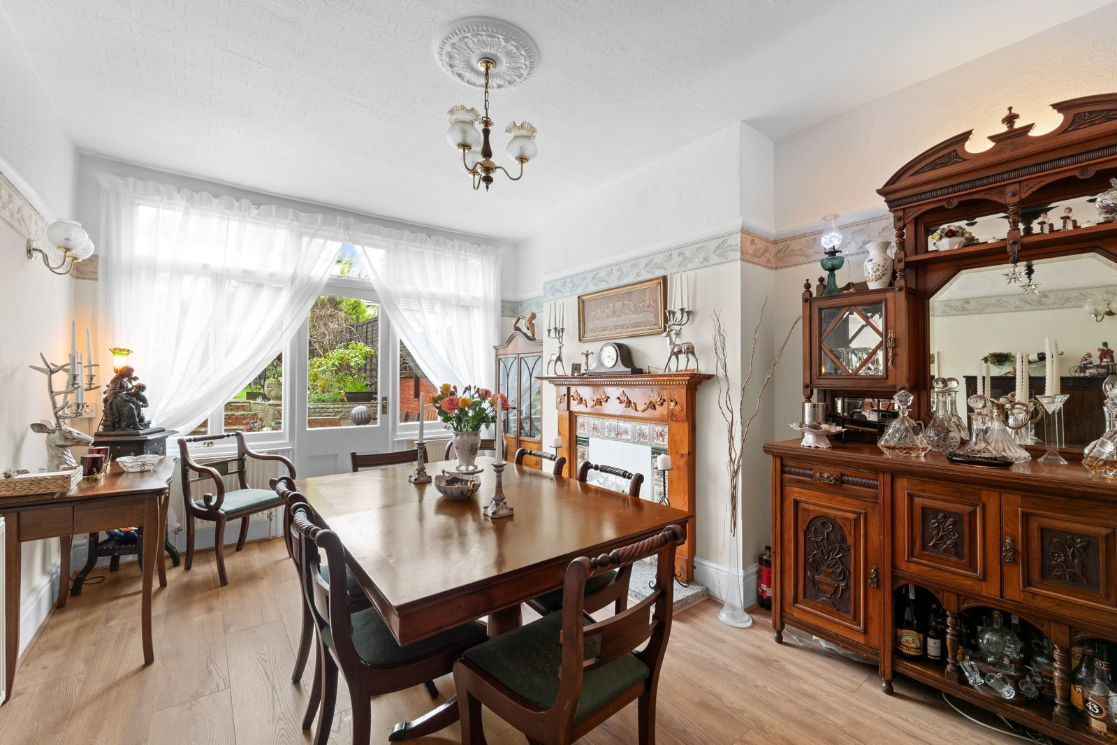 Semi Detached House in Purley