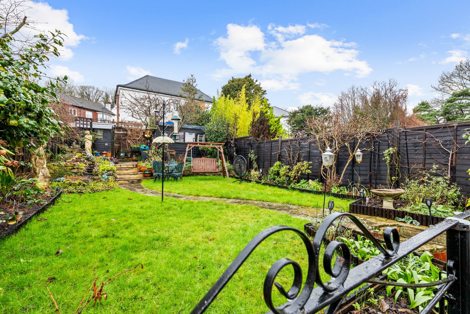 Semi Detached House in Purley