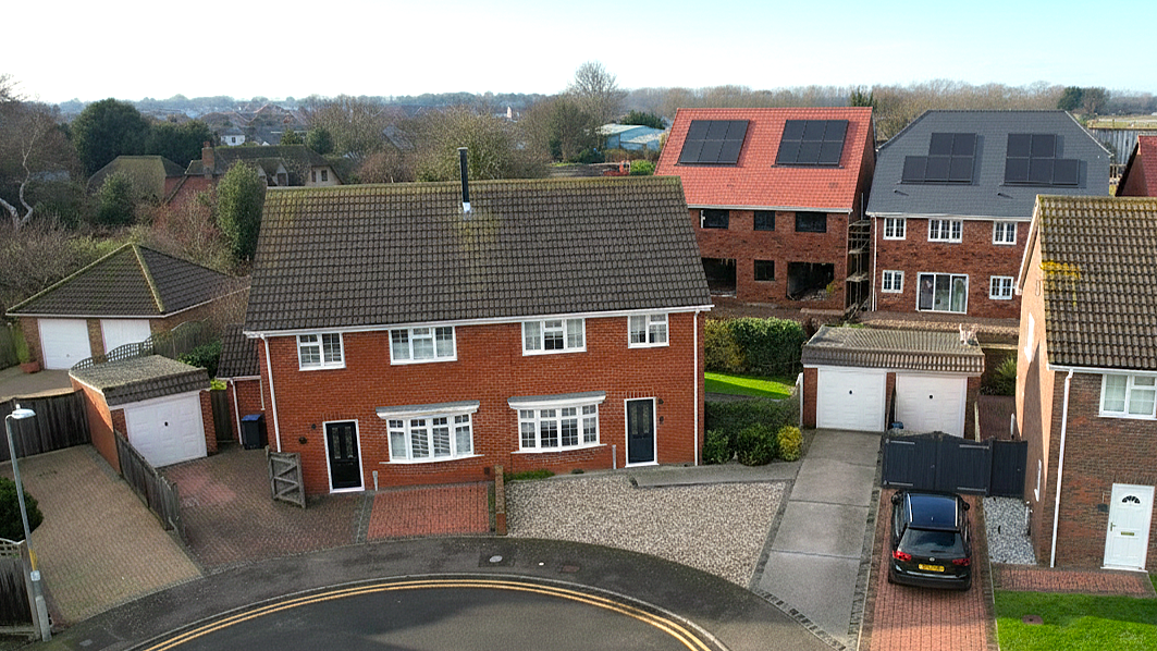 Semi Detached House in Deal
