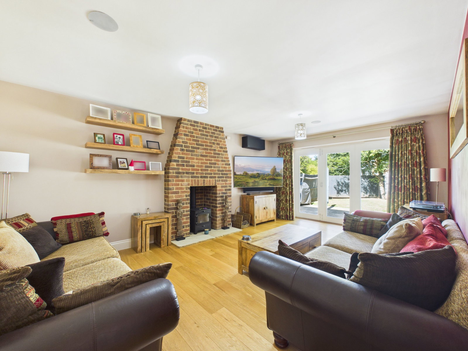 Detached House for sale in Halstead, St Peters View, Sible Hedingham, Nr Halstead, Essex CO9 3PL, 2300 m²
