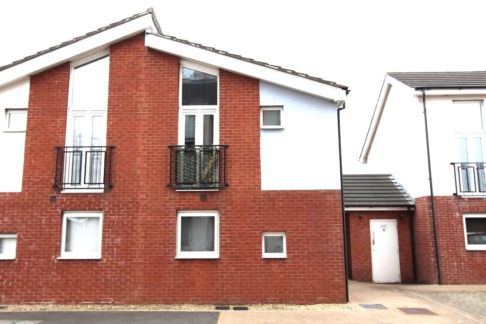 Flat in Newport