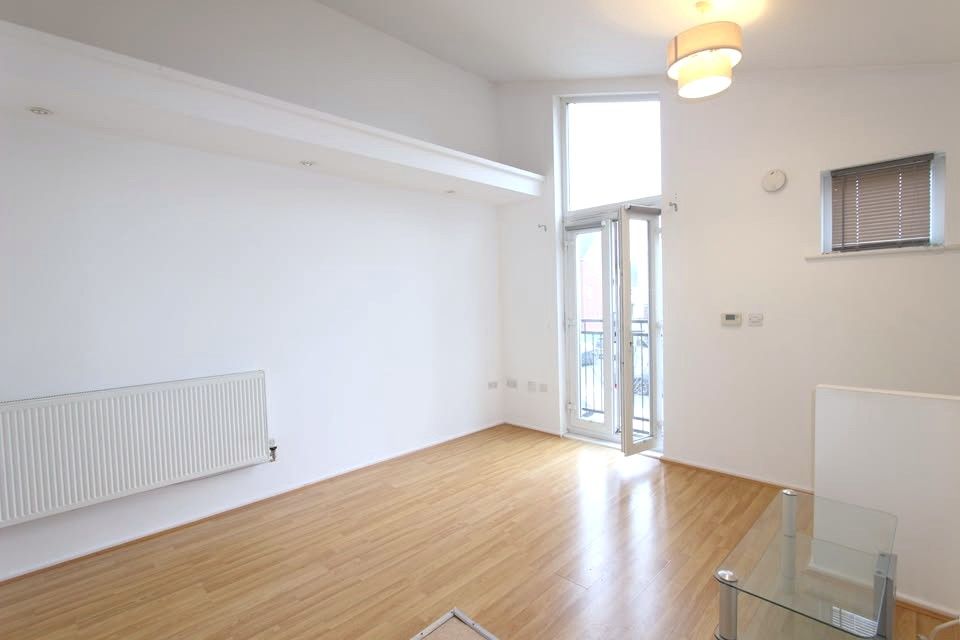 Flat in Newport