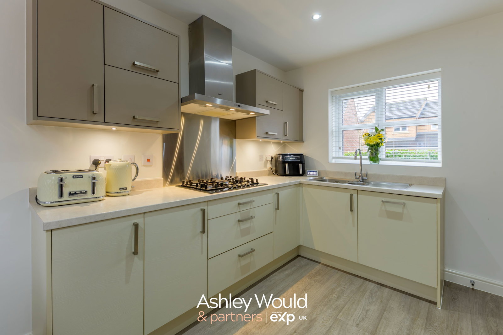 Semi Detached House in Oldbury