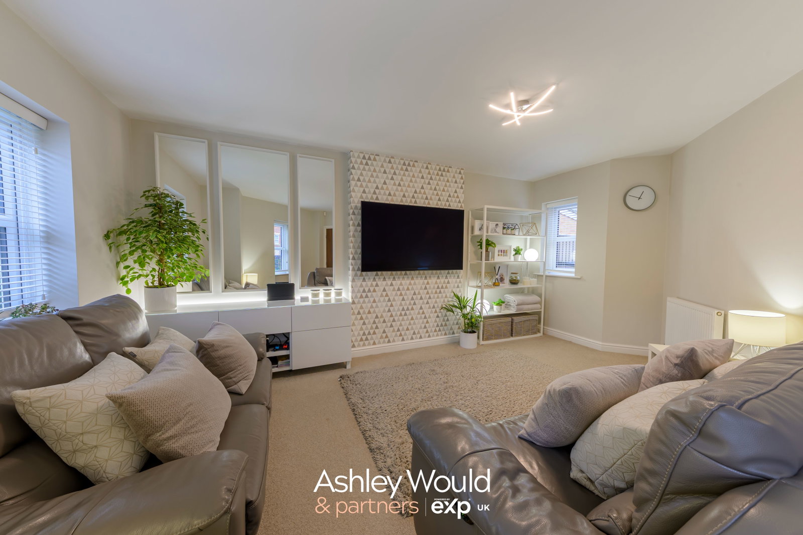 Semi Detached House in Oldbury