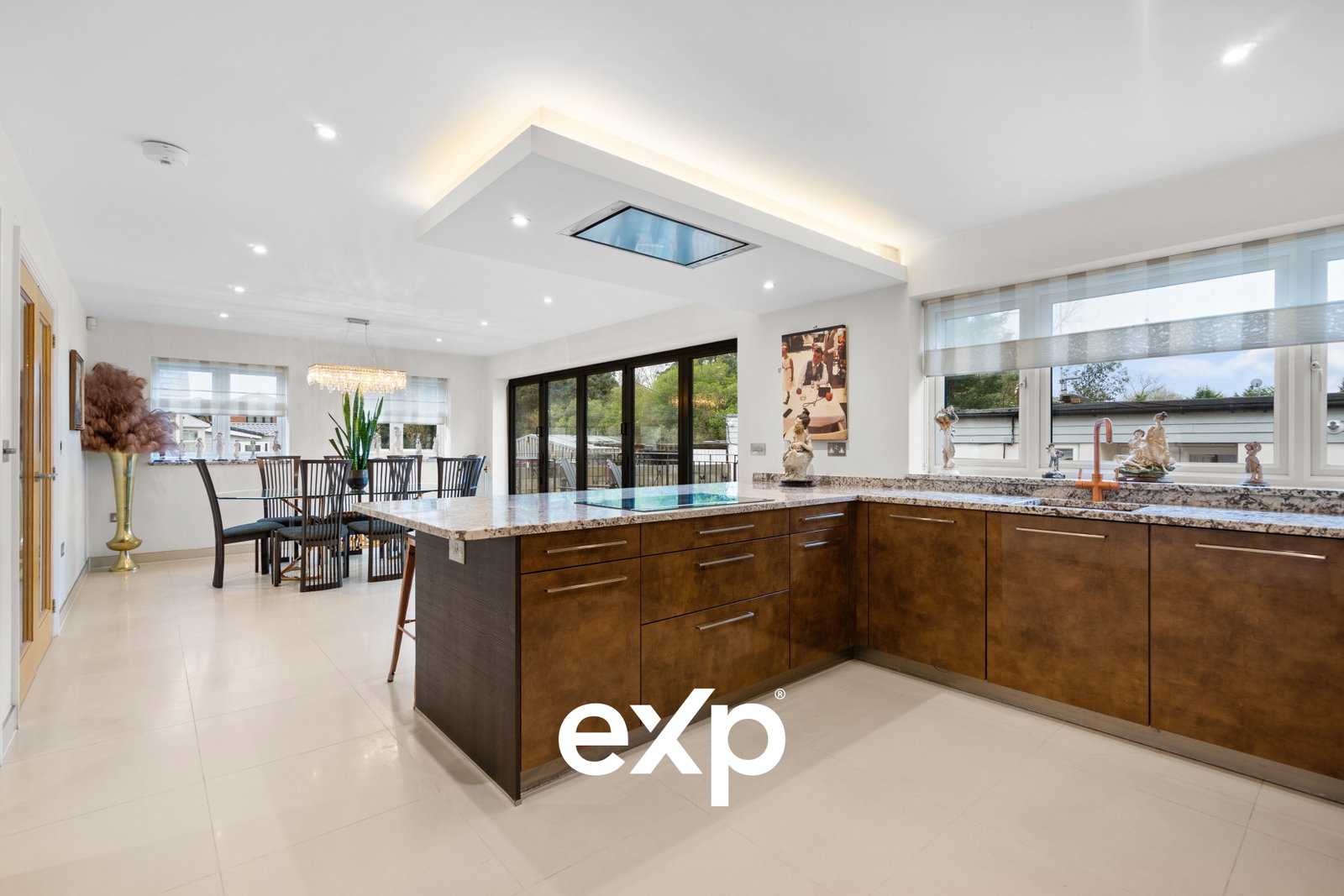 Detached House in Staines-upon-thames