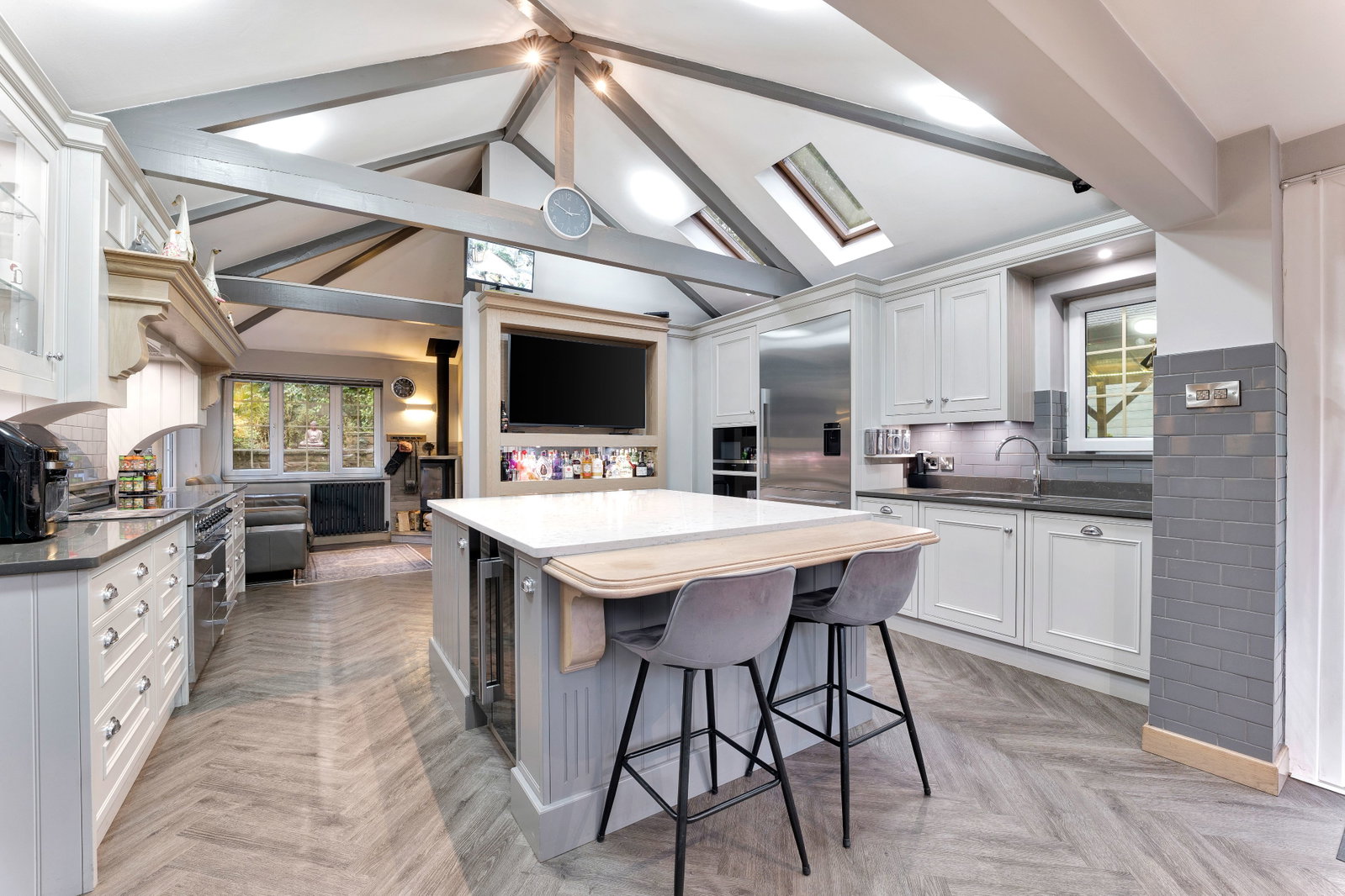 Detached House for sale in Nottingham, Spruce Lodge, Hagnook Wood, Ravenshead, 3700 m²