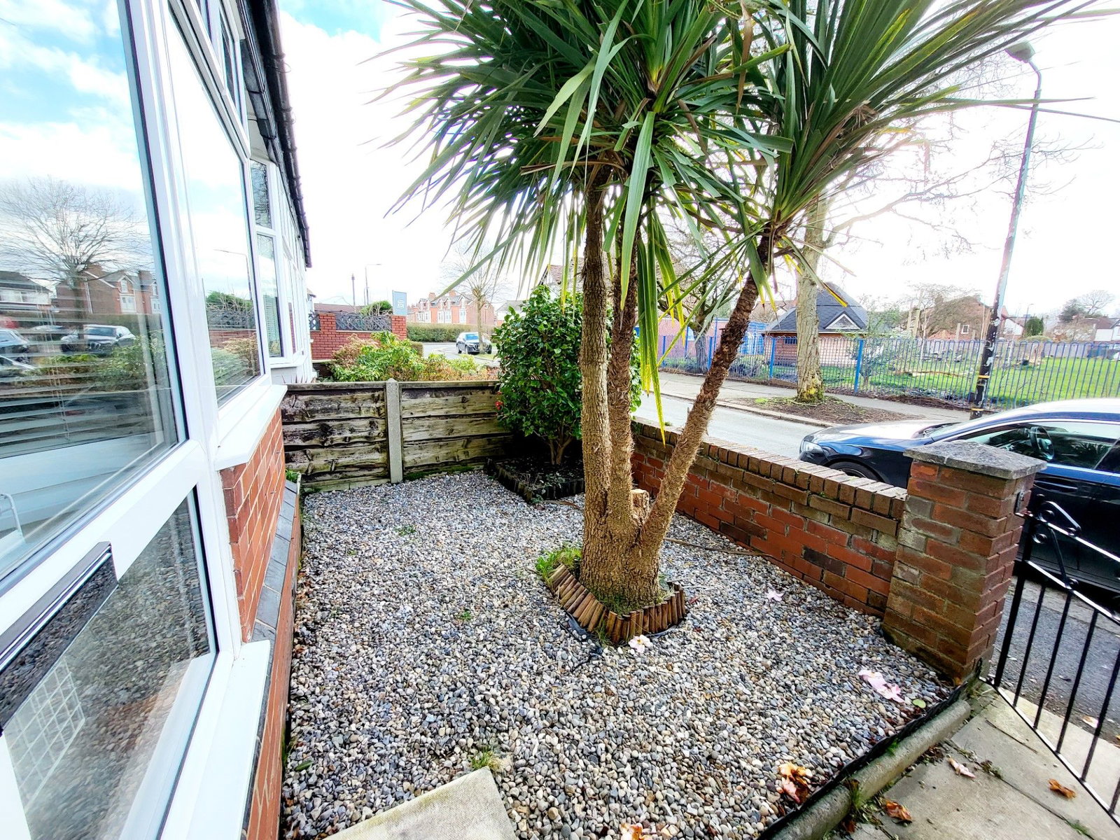 Terraced House in Sale