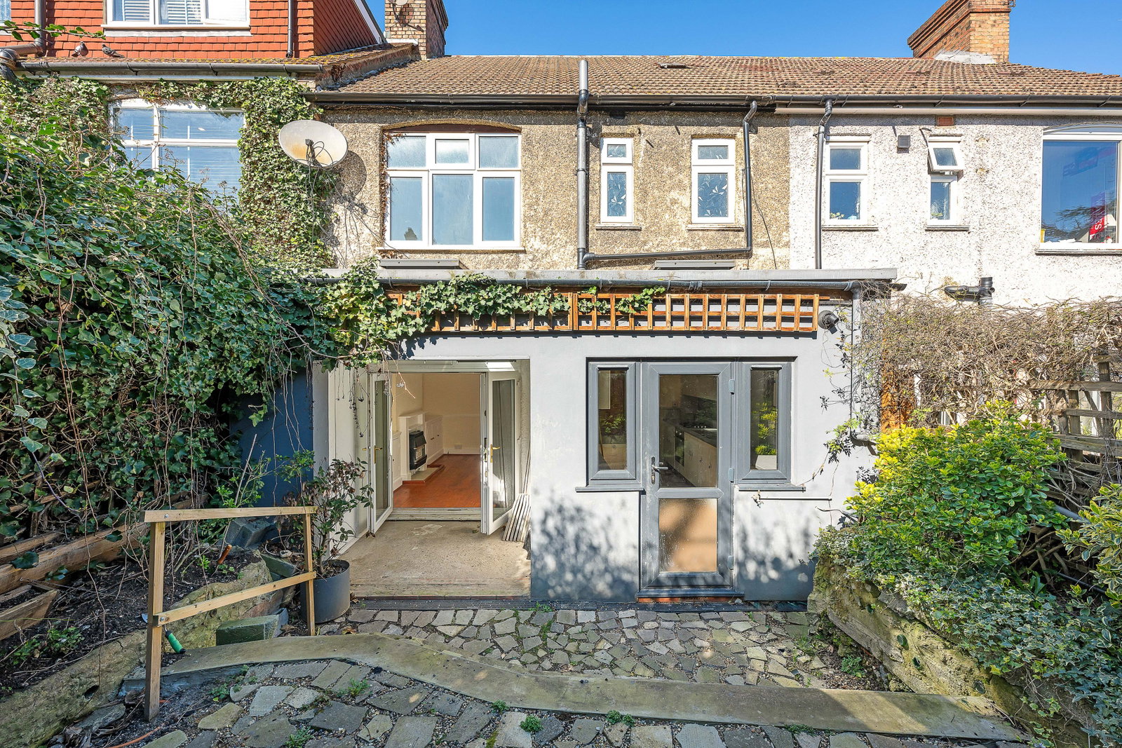 Semi Detached House in London