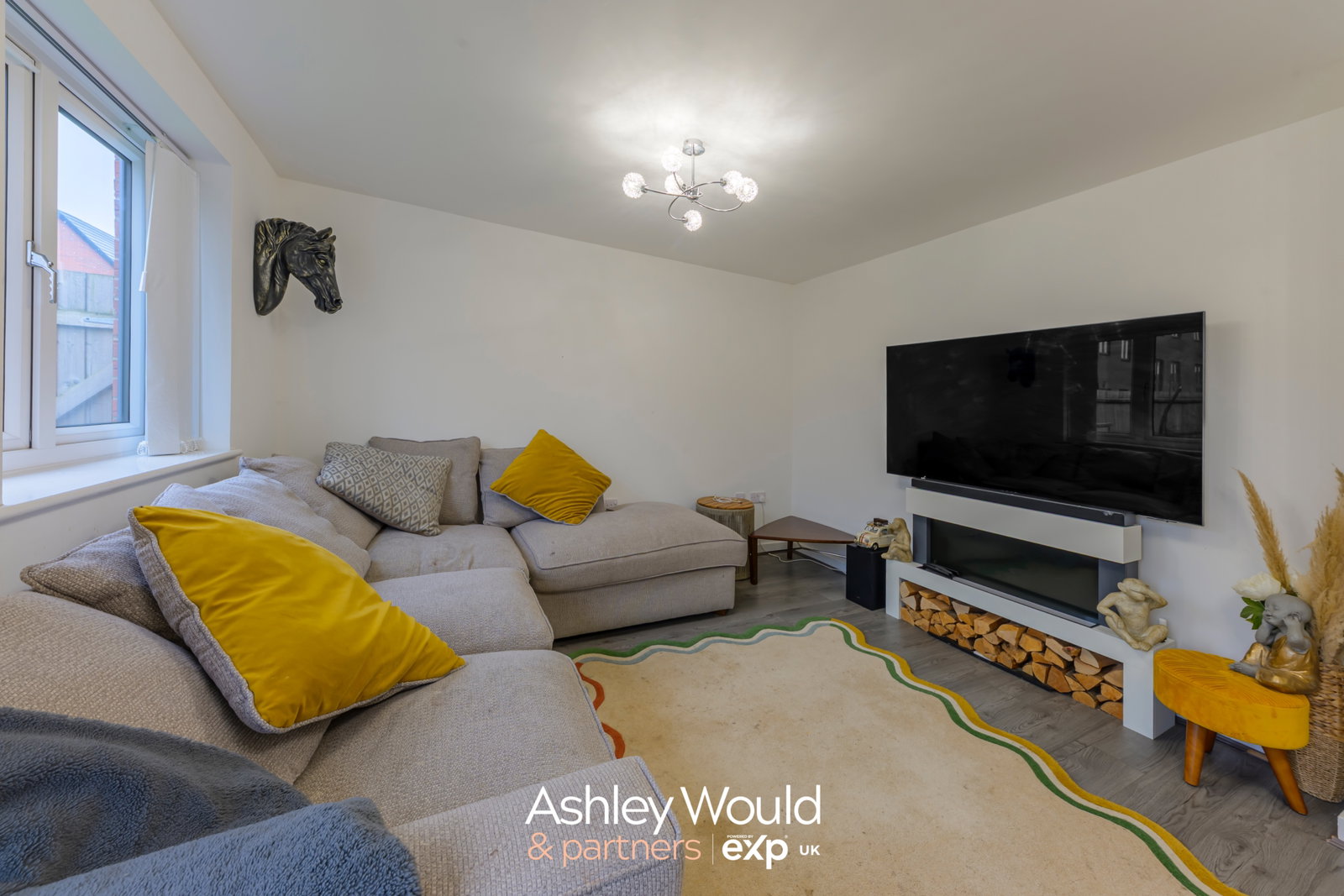 Semi Detached House in Rednal