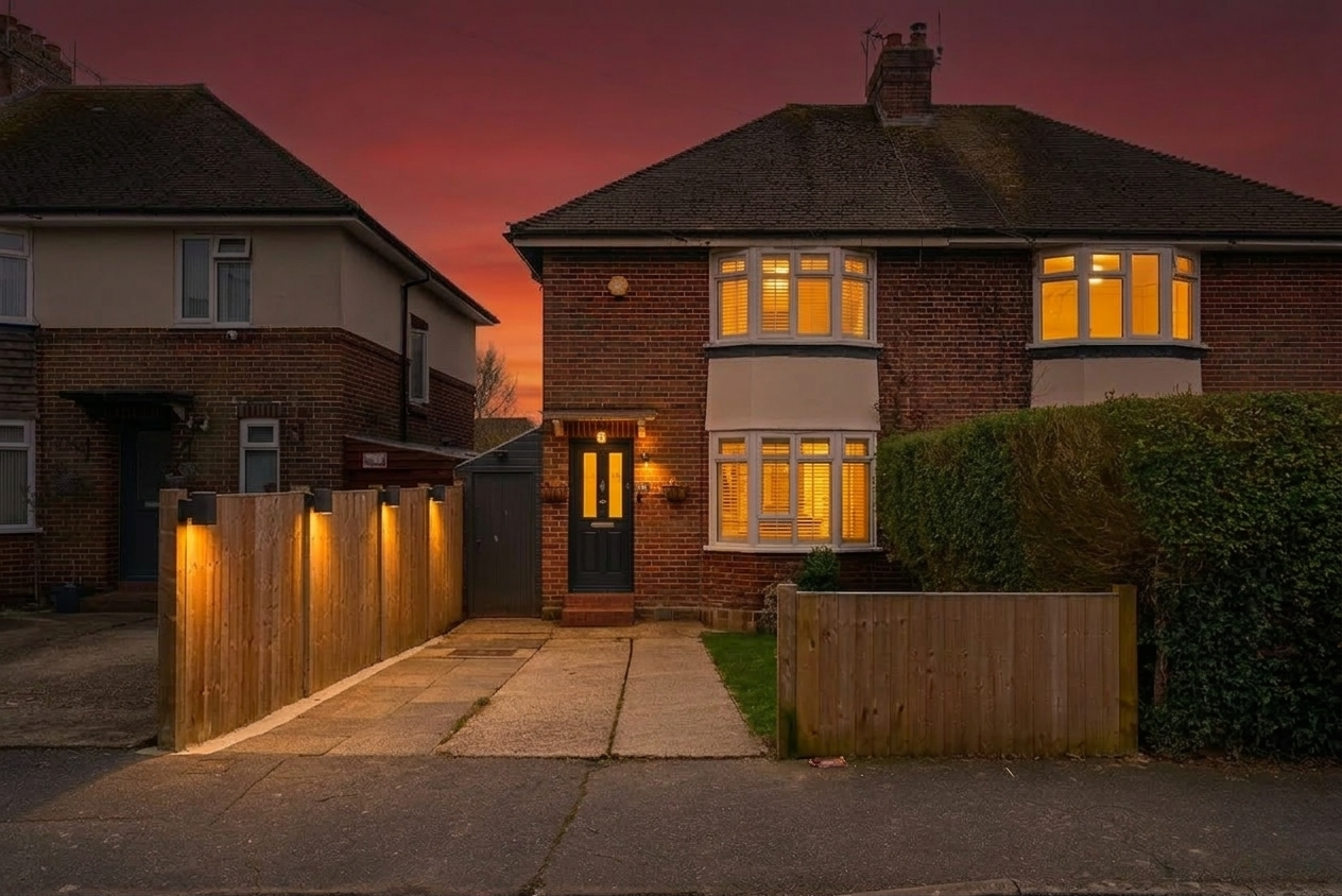 Semi Detached House in Horsham