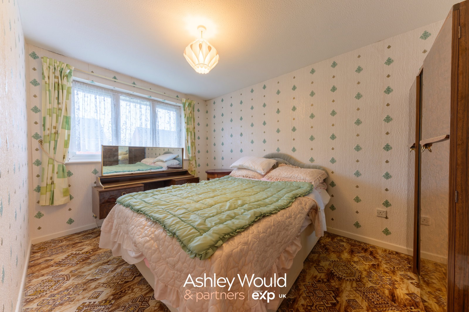 Semi Detached House in Halesowen
