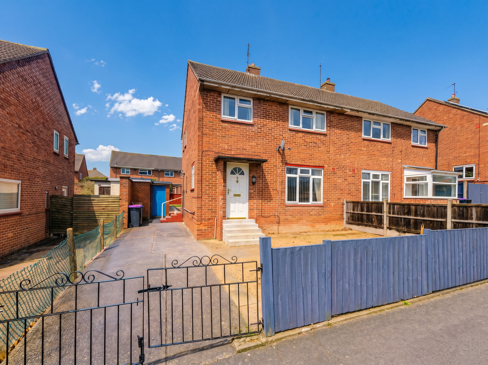 Semi Detached House in Grantham
