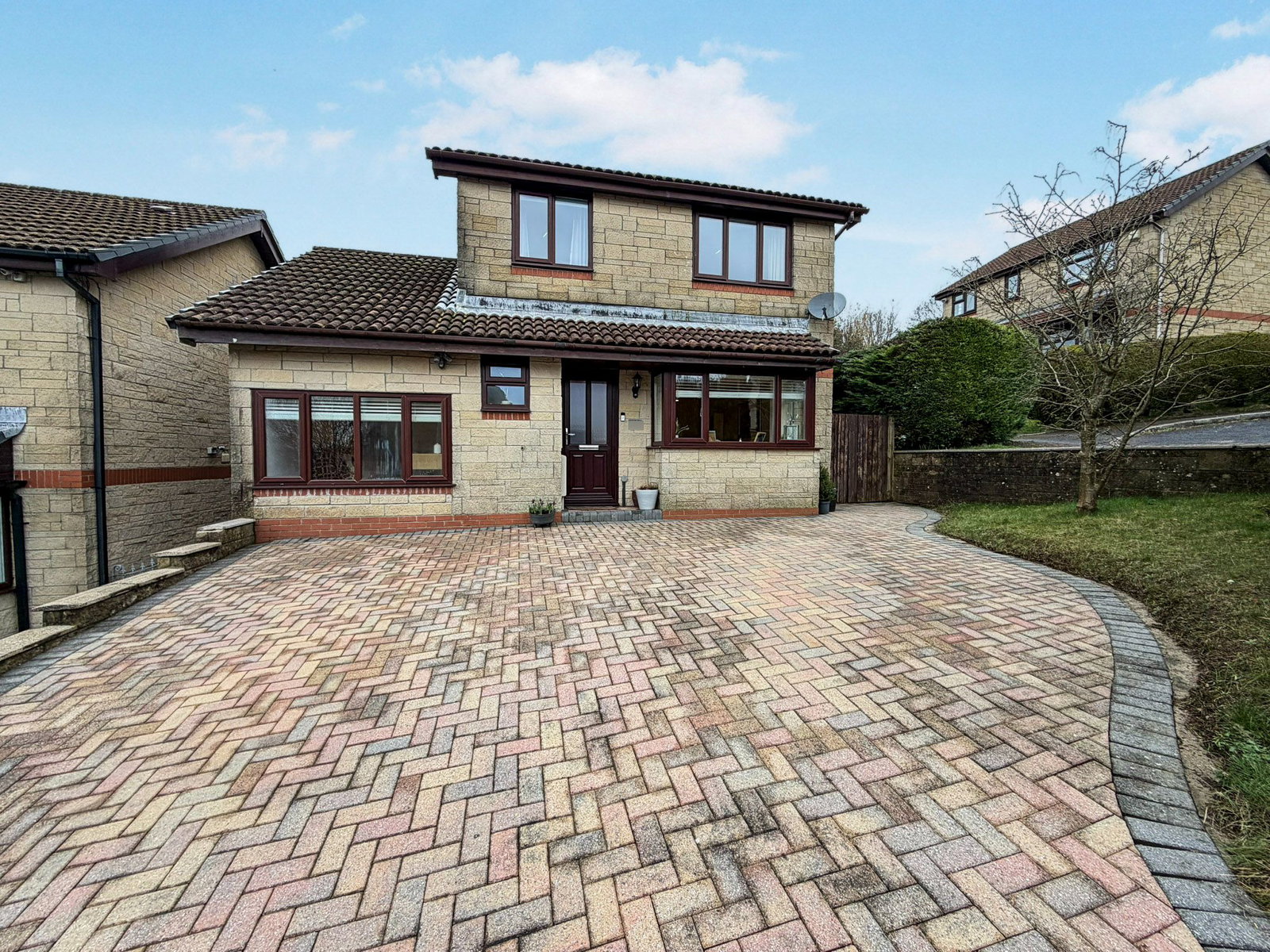 Detached House in Swansea