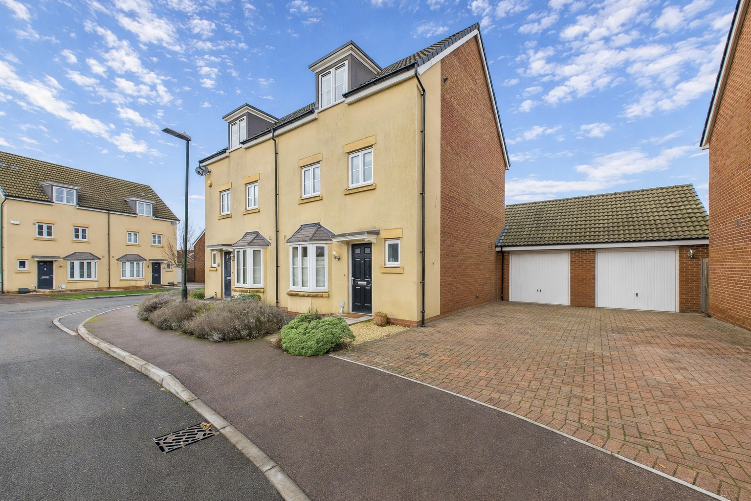 Semi Detached House in Gloucester