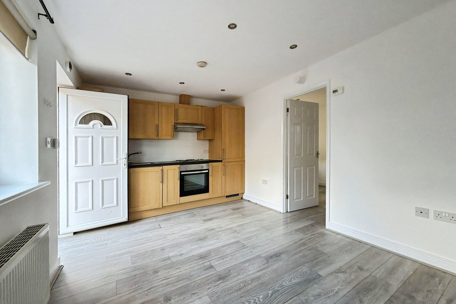 Semi Detached Bungalow in Luton