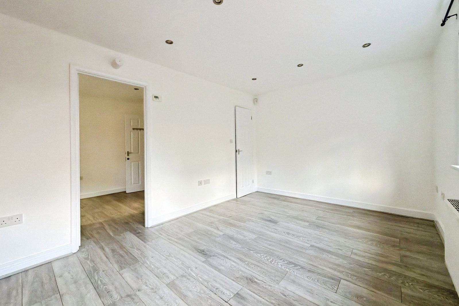 Semi Detached Bungalow in Luton
