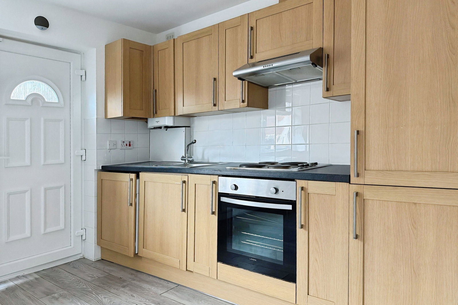 Semi Detached Bungalow in Luton