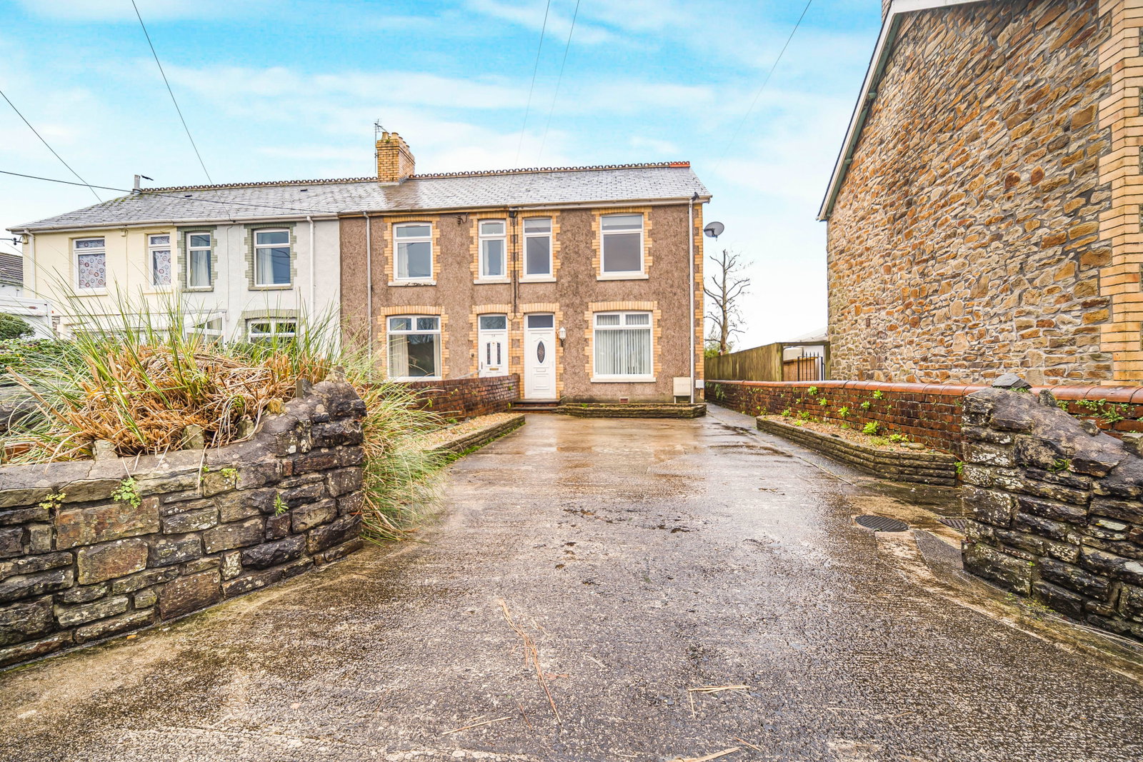 End Of Terrace House in Bridgend