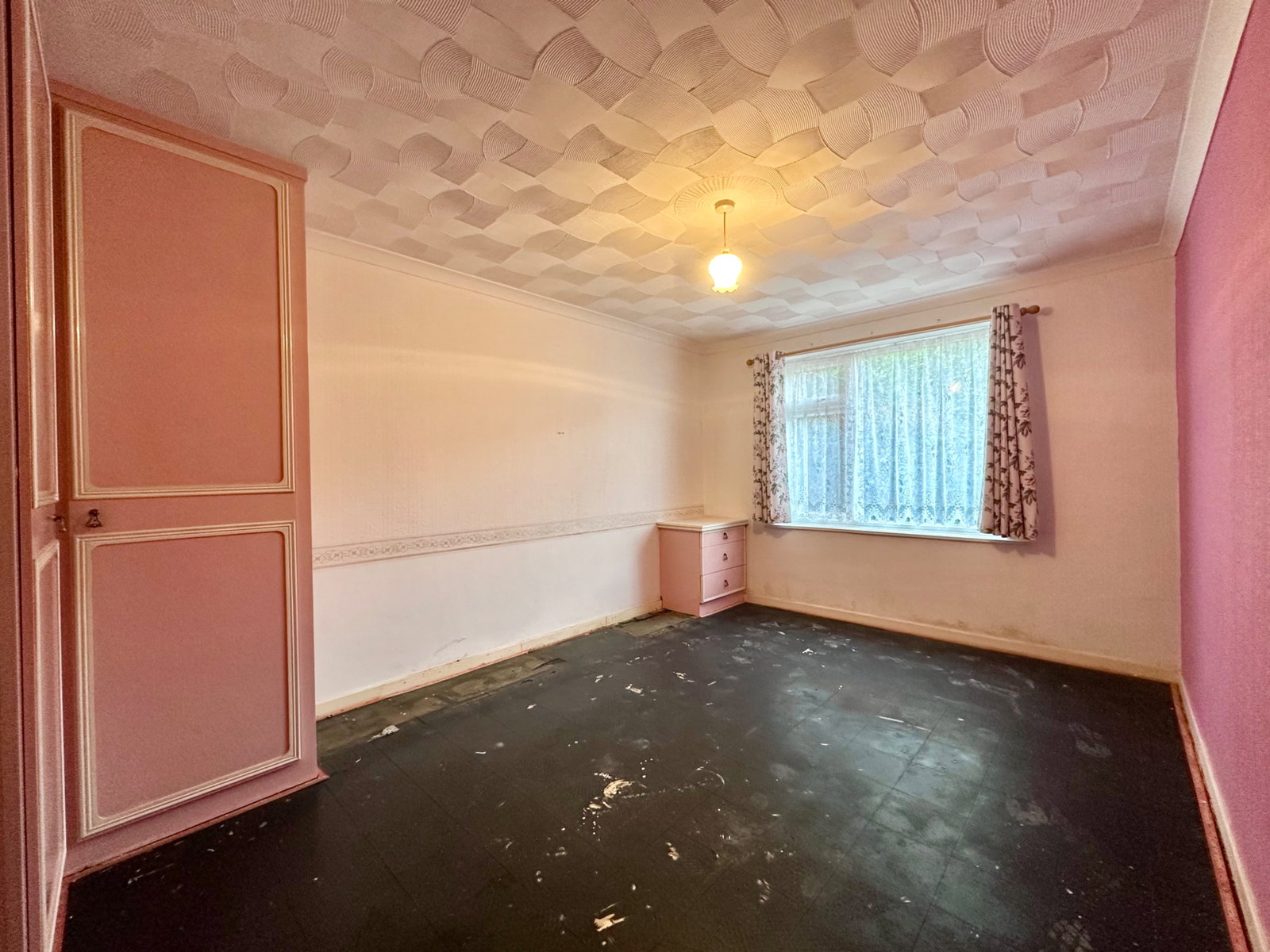 Semi Detached Bungalow in Paignton