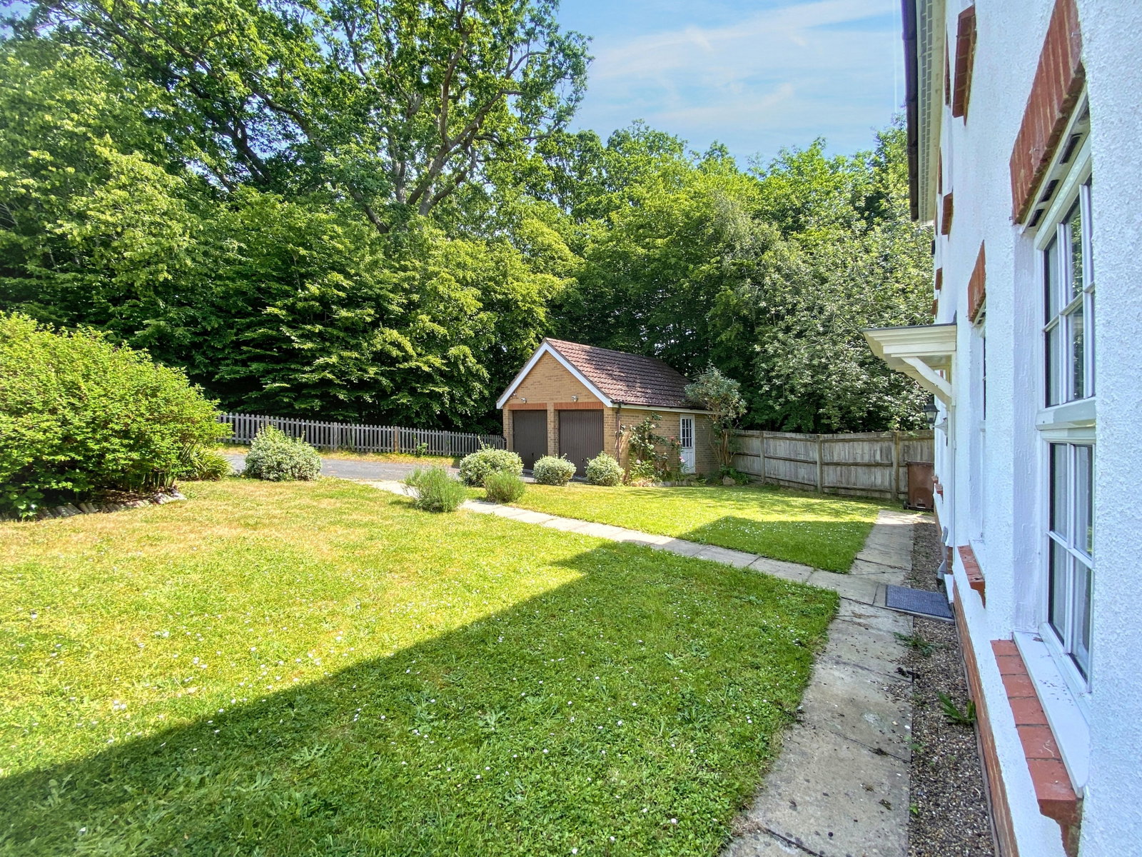 Detached House in Ashford