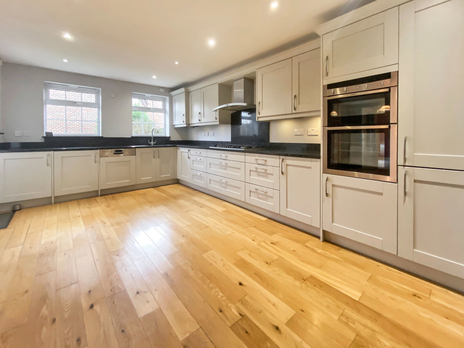Detached House in Ashford