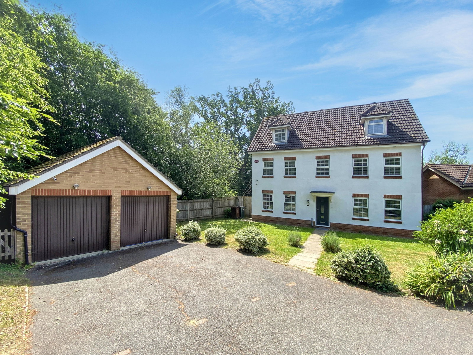 Detached House in Ashford