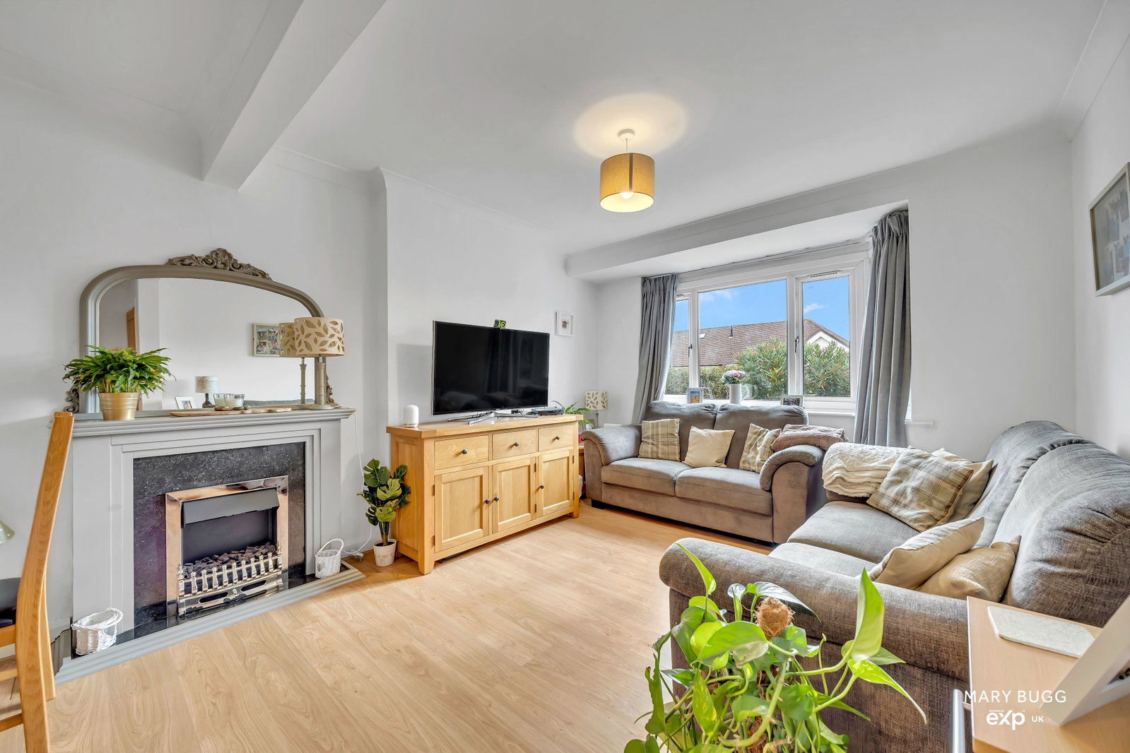 Semi Detached House for sale in Chelmsford, Pentland Avenue, Chelmsford, CM1 4AZ